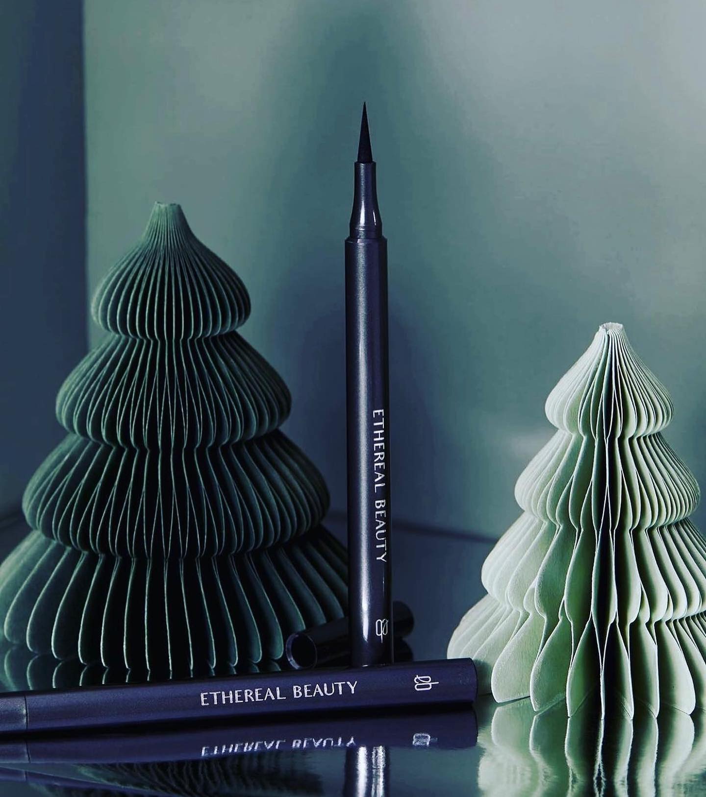 NUR HEUTE: WIR SCHENKEN DIR EINEN EYELINER!
Zu jeder Bestellung, zusätzlich zu unserem 35% Cyber Monday Rabatt.
Jetzt für einen geliebten Menschen einkaufen und dich selbst!
#eyelinerpen #makeupliebe #schminke #dekorativekosmetik
#beethereal #etherealbeauty NUR HEUTE: WIR SCHENKEN DIR EINEN EYELINER!
Zu jeder Bestellung, zusätzlich zu unserem 35% Cyber Monday Rabatt.
Jetzt für einen geliebten Menschen einkaufen und dich selbst!
#eyelinerpen #makeupliebe #schminke #dekorativekosmetik
#beethereal #etherealbeauty